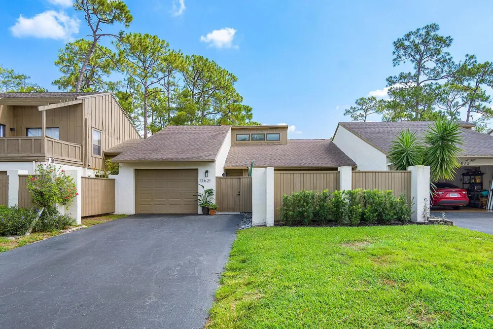 12621 SHADY PINES COURT #12621 Wellington, FL 33414