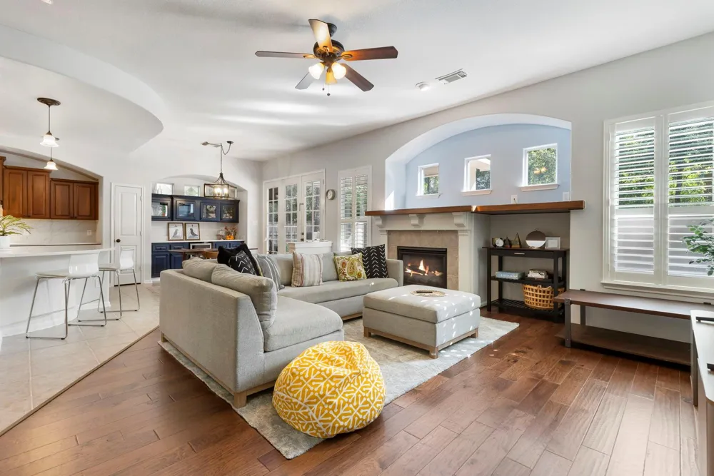 14 Middle Gate Place The Woodlands, TX 77382