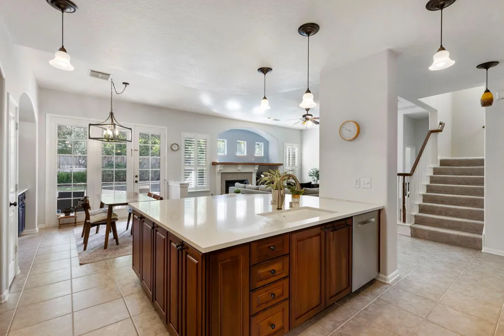 14 Middle Gate Place The Woodlands, TX 77382