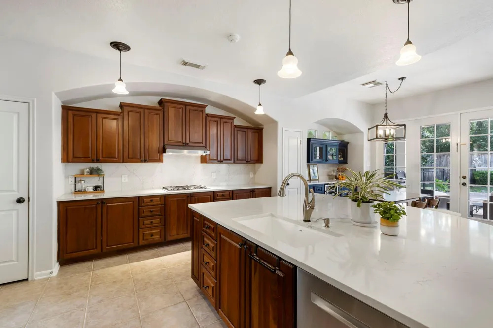 14 Middle Gate Place The Woodlands, TX 77382