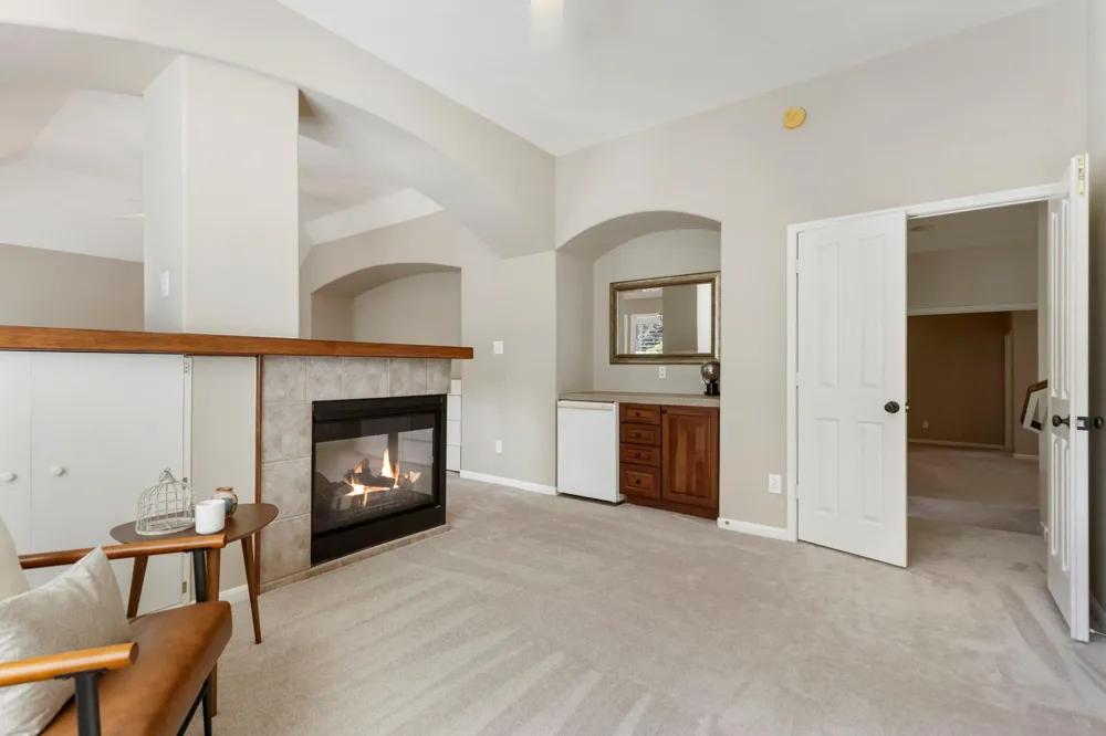 14 Middle Gate Place The Woodlands, TX 77382