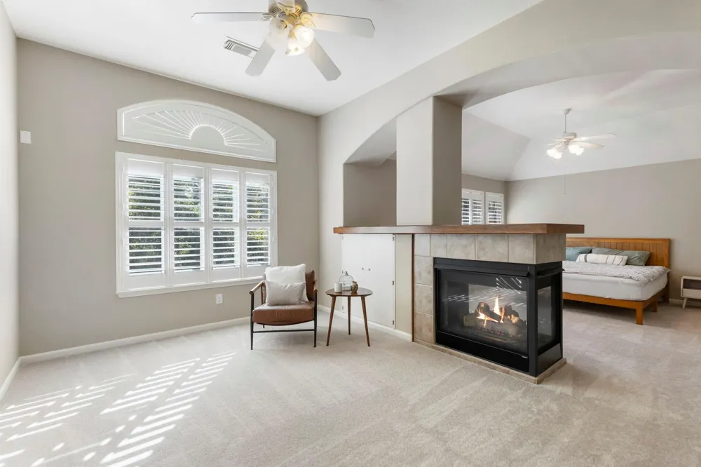 14 Middle Gate Place The Woodlands, TX 77382