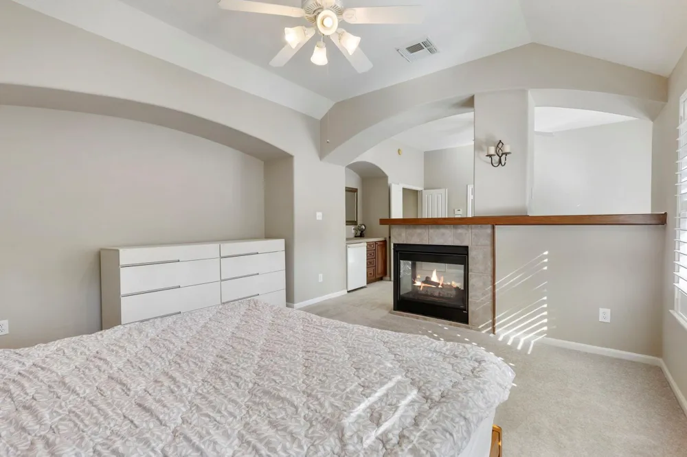 14 Middle Gate Place The Woodlands, TX 77382