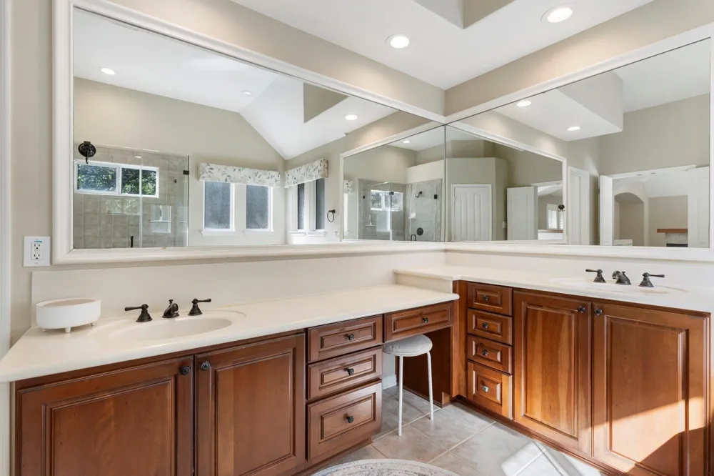 14 Middle Gate Place The Woodlands, TX 77382
