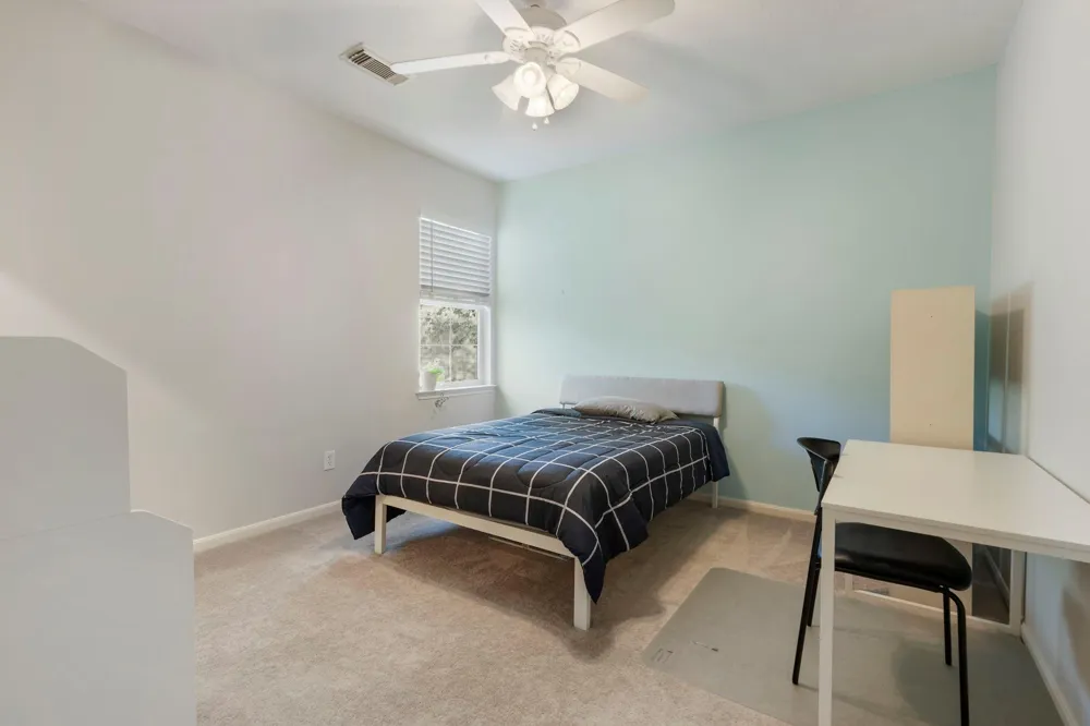 14 Middle Gate Place The Woodlands, TX 77382