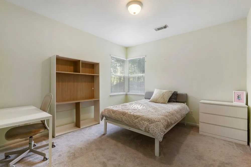 14 Middle Gate Place The Woodlands, TX 77382