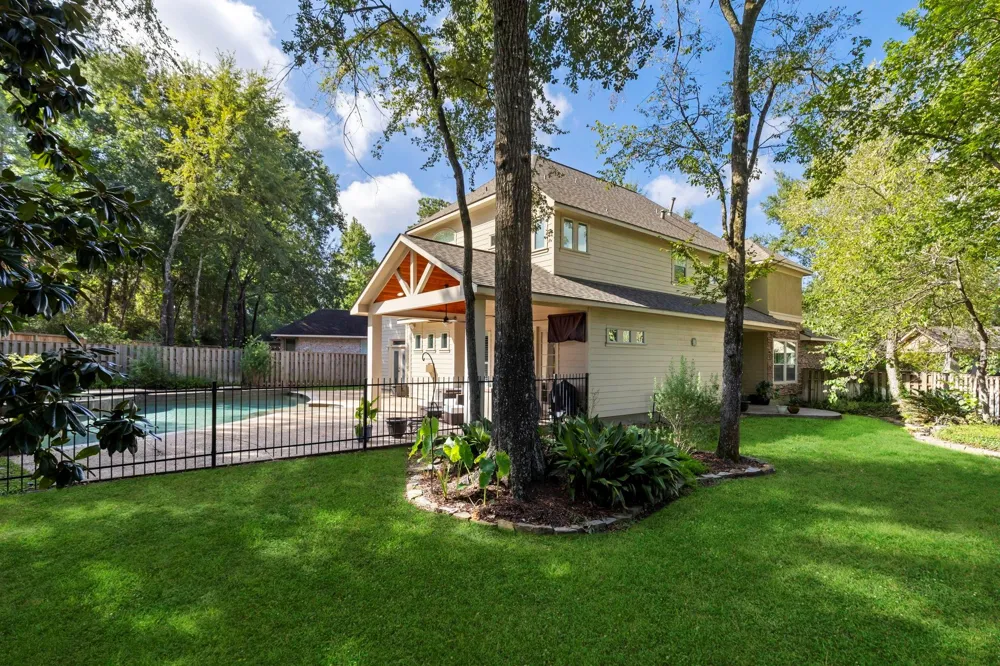 14 Middle Gate Place The Woodlands, TX 77382
