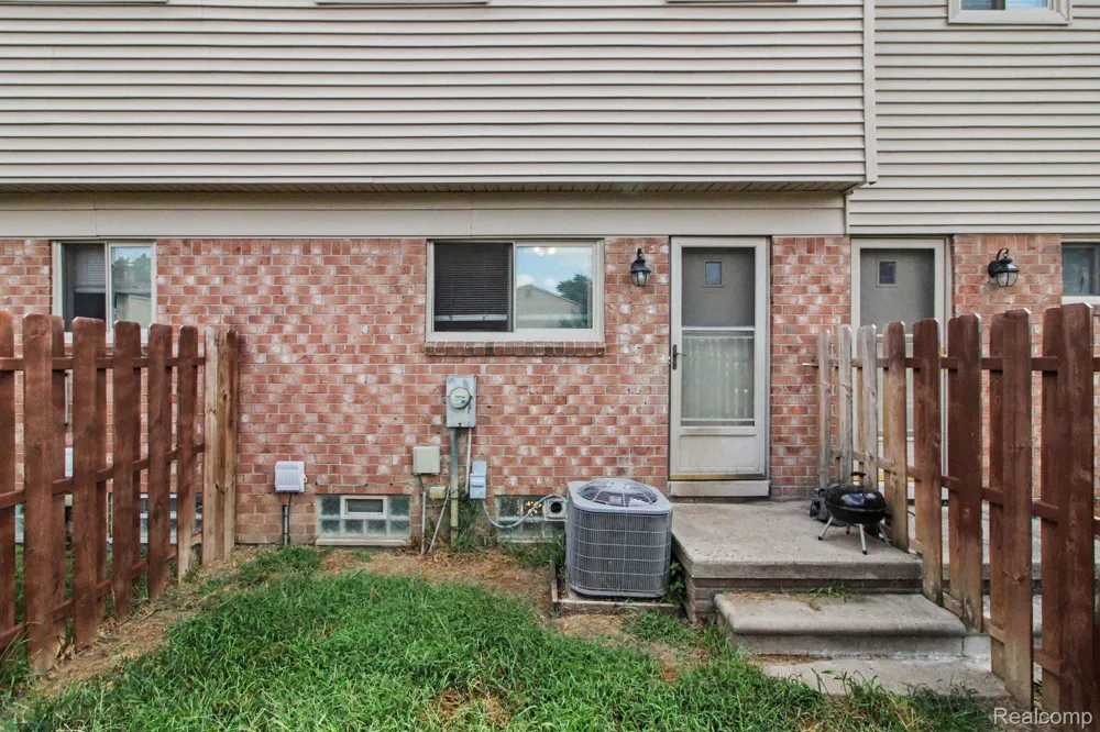 9612 Cornell #51 Taylor City, MI 48180