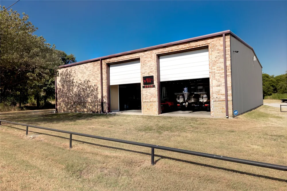 2905 Business 45 Corsicana, TX 75110