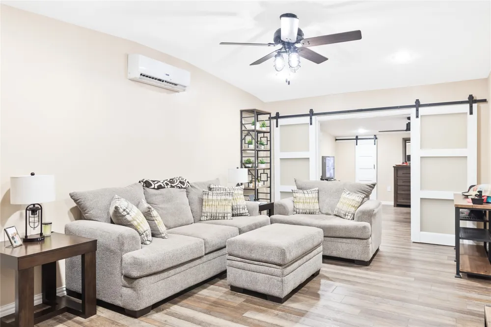 2905 Business 45 Corsicana, TX 75110