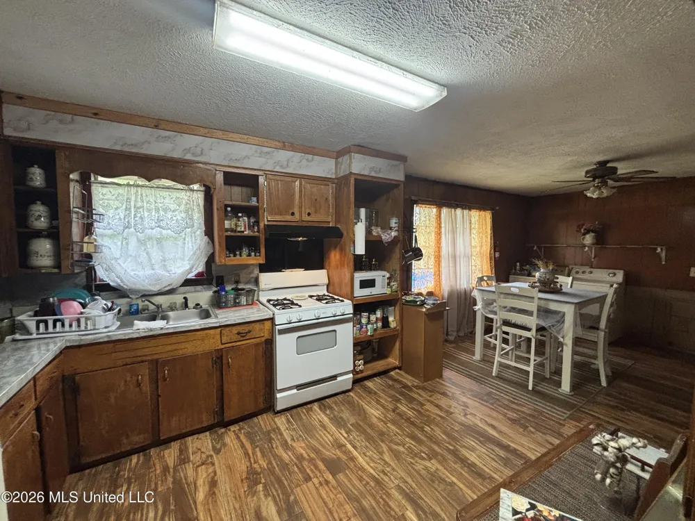 110 Morgan Lane Crystal Springs, MS 39059