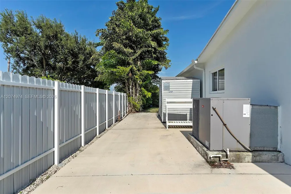 6305 SW 93rd Pl #6305 Miami, FL 33173