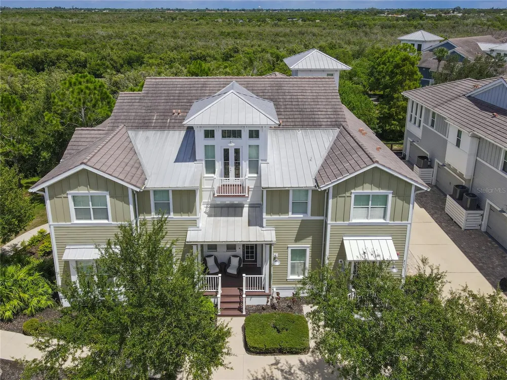 311 SAPPHIRE LAKE DRIVE #202 Bradenton, FL 34209