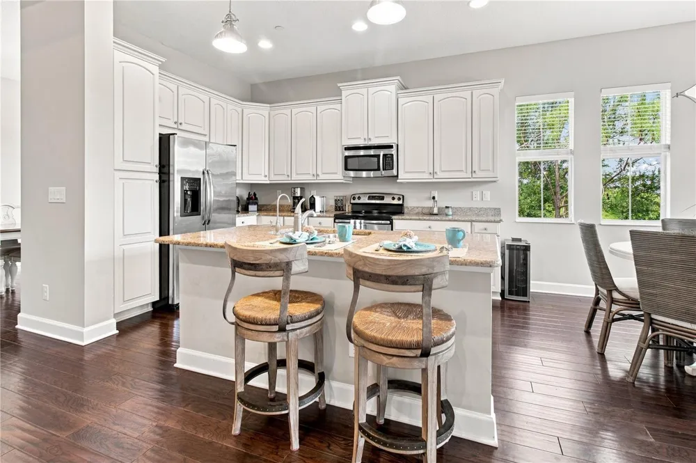 311 SAPPHIRE LAKE DRIVE #202 Bradenton, FL 34209