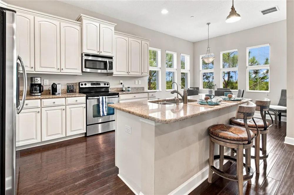 311 SAPPHIRE LAKE DRIVE #202 Bradenton, FL 34209