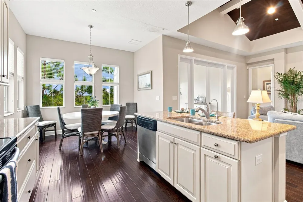 311 SAPPHIRE LAKE DRIVE #202 Bradenton, FL 34209