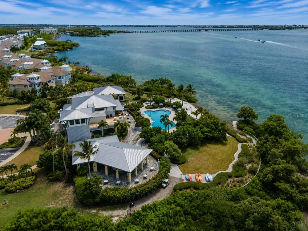 311 SAPPHIRE LAKE DRIVE #202 Bradenton, FL 34209