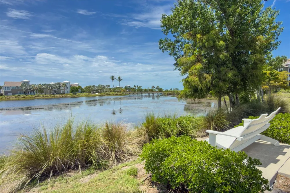 311 SAPPHIRE LAKE DRIVE #202 Bradenton, FL 34209