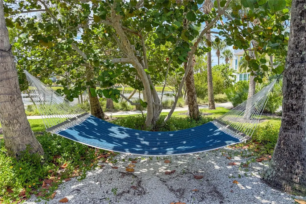 311 SAPPHIRE LAKE DRIVE #202 Bradenton, FL 34209