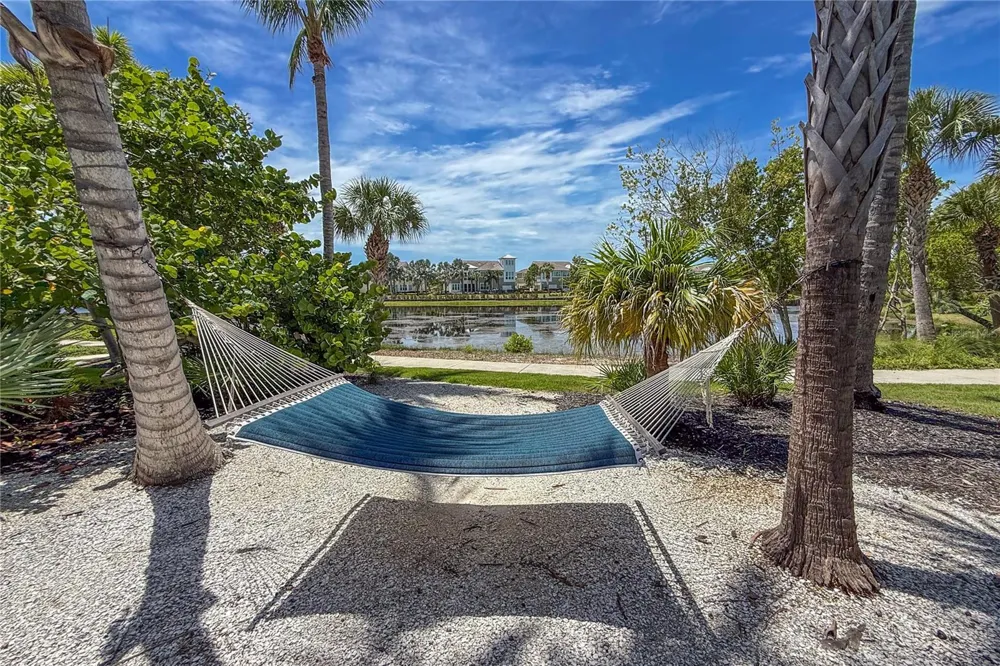 311 SAPPHIRE LAKE DRIVE #202 Bradenton, FL 34209