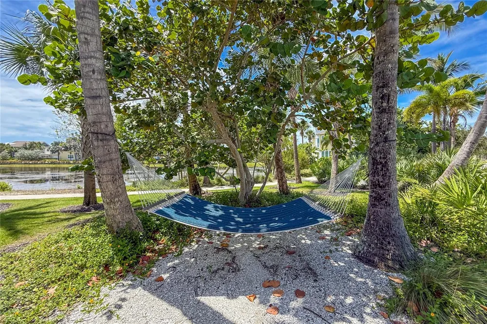 311 SAPPHIRE LAKE DRIVE #202 Bradenton, FL 34209