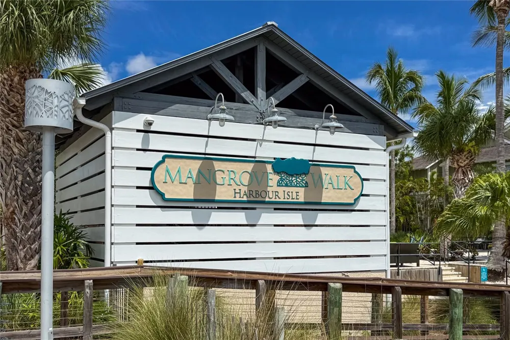 311 SAPPHIRE LAKE DRIVE #202 Bradenton, FL 34209