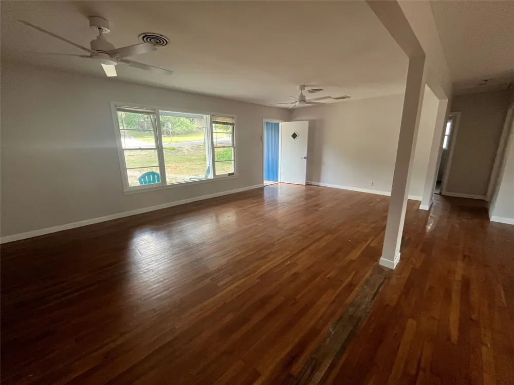 134 E Hillcrest Drive San Marcos, TX 78666