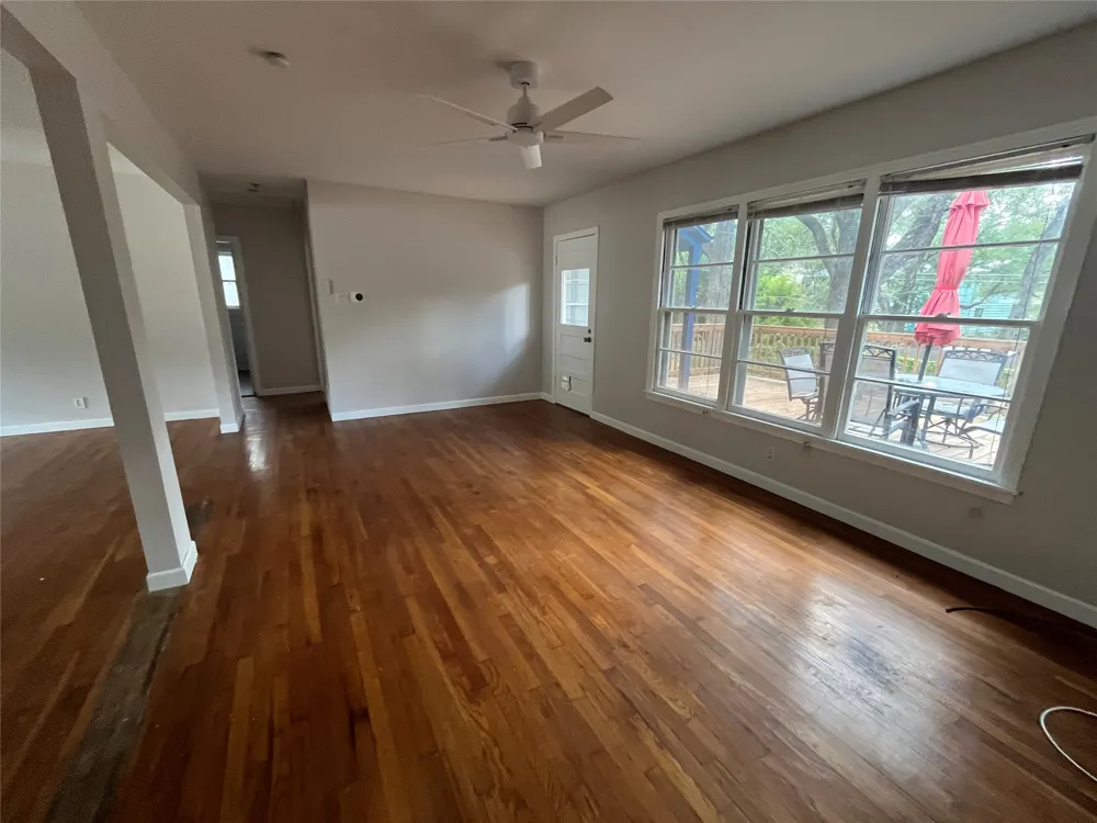 134 E Hillcrest Drive San Marcos, TX 78666