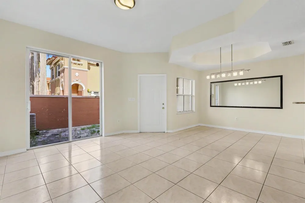 626 SW 106TH AVENUE #1512 Pembroke Pines, FL 33025