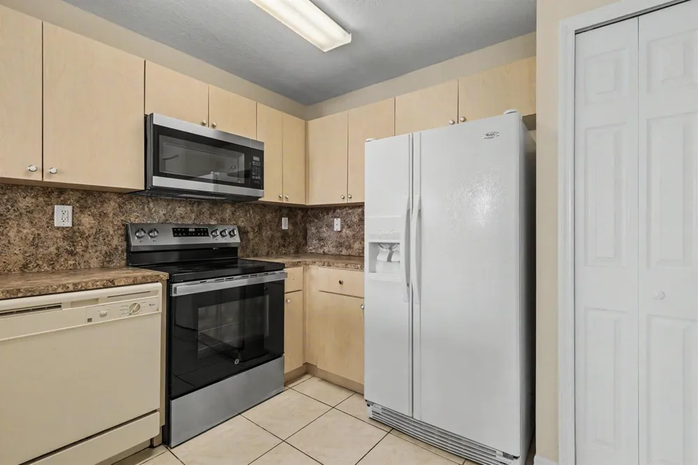 626 SW 106TH AVENUE #1512 Pembroke Pines, FL 33025