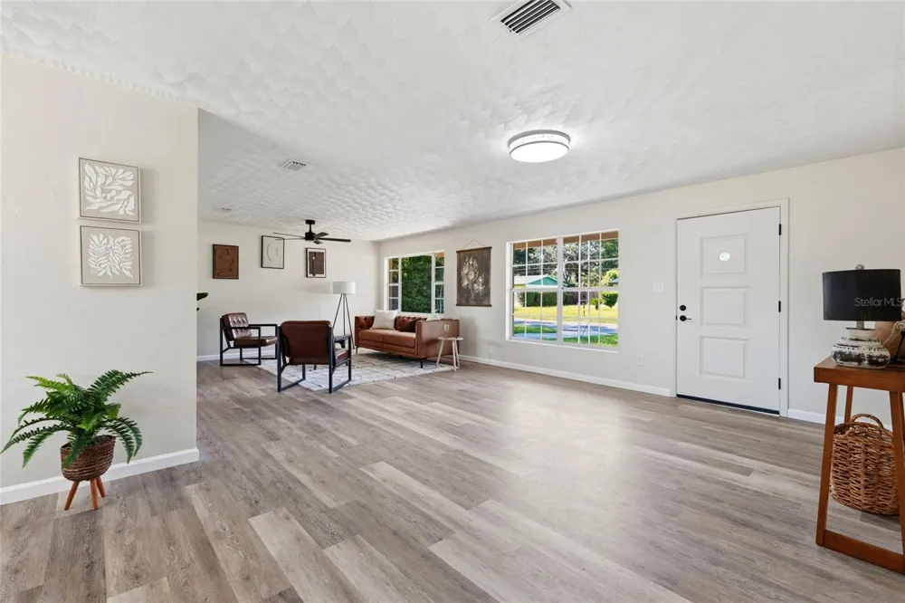 1617 SE 14TH AVENUE Gainesville, FL 32641