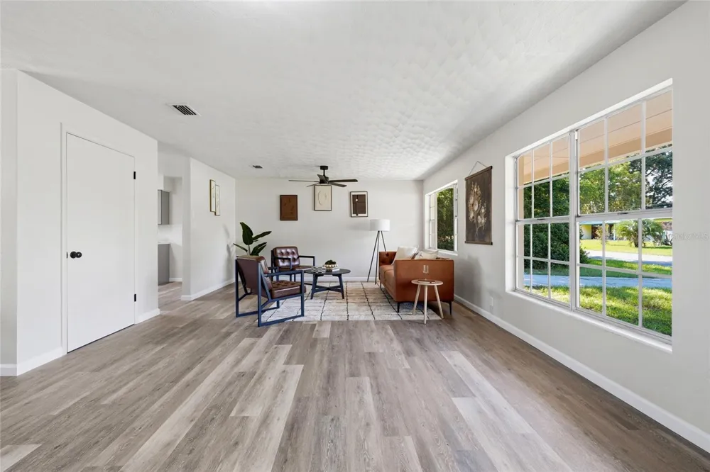 1617 SE 14TH AVENUE Gainesville, FL 32641