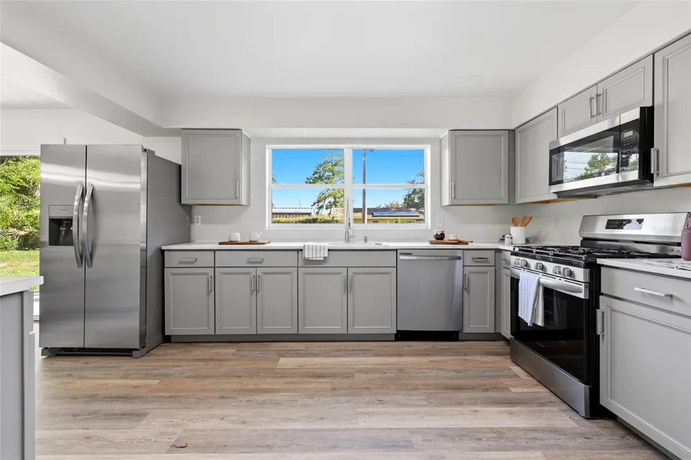 1617 SE 14TH AVENUE Gainesville, FL 32641