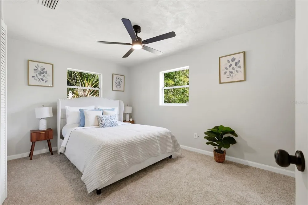 1617 SE 14TH AVENUE Gainesville, FL 32641