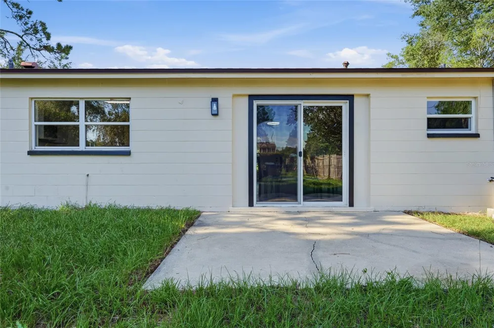 1617 SE 14TH AVENUE Gainesville, FL 32641