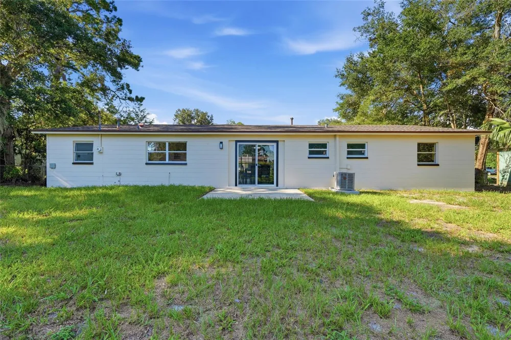 1617 SE 14TH AVENUE Gainesville, FL 32641