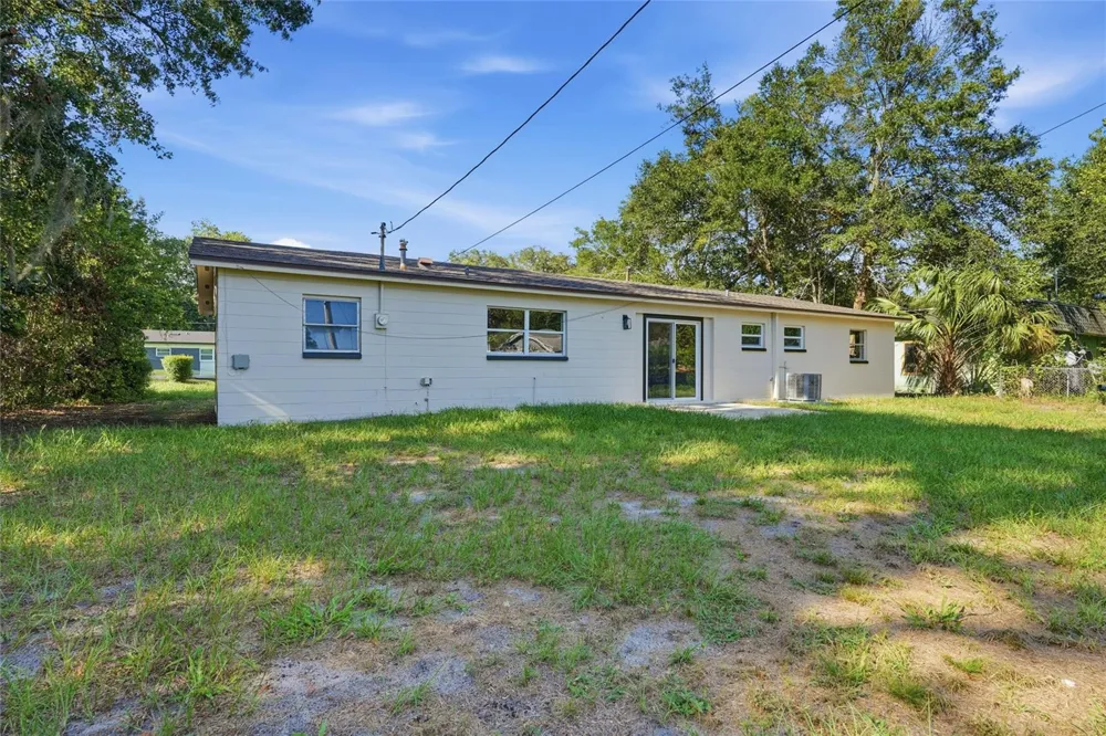 1617 SE 14TH AVENUE Gainesville, FL 32641