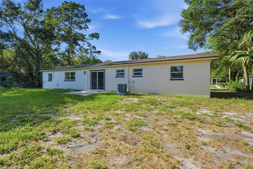 1617 SE 14TH AVENUE Gainesville, FL 32641