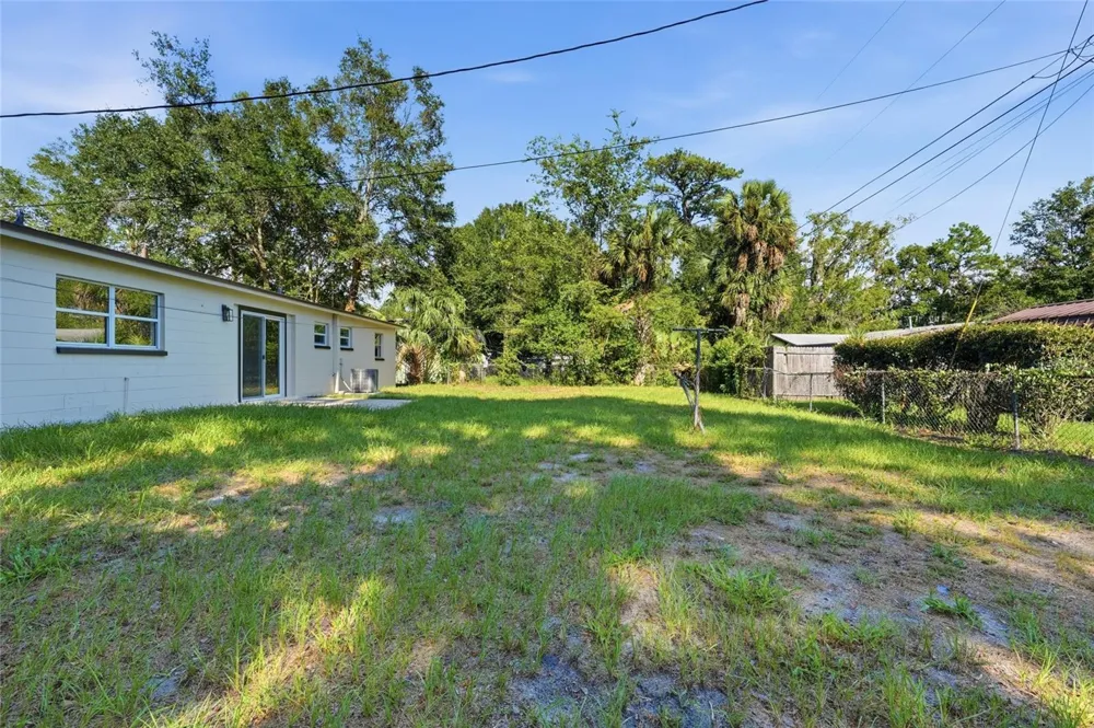1617 SE 14TH AVENUE Gainesville, FL 32641