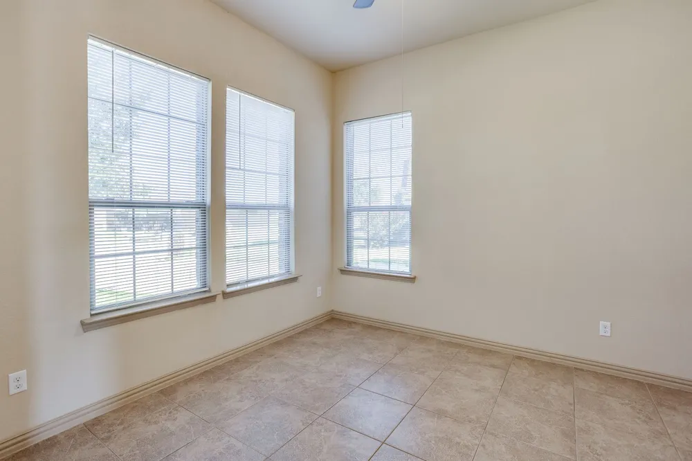 4604 Brookside Drive Denton, TX 76226