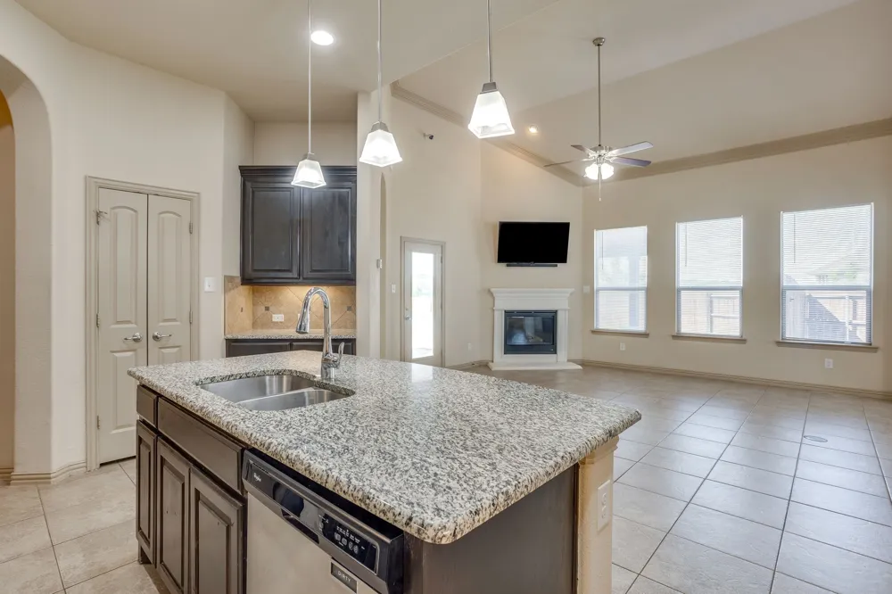 4604 Brookside Drive Denton, TX 76226