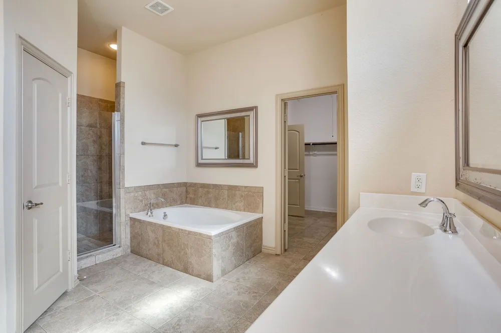 4604 Brookside Drive Denton, TX 76226