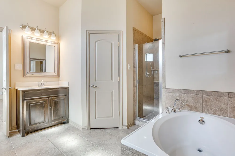 4604 Brookside Drive Denton, TX 76226