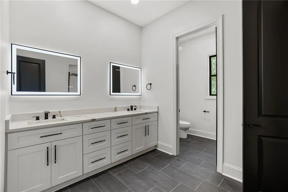 9800 Cedar Grove Road Chattahoochee Hills, GA 30213