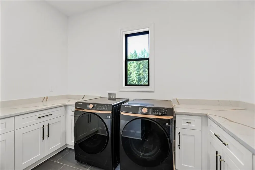 9800 Cedar Grove Road Chattahoochee Hills, GA 30213