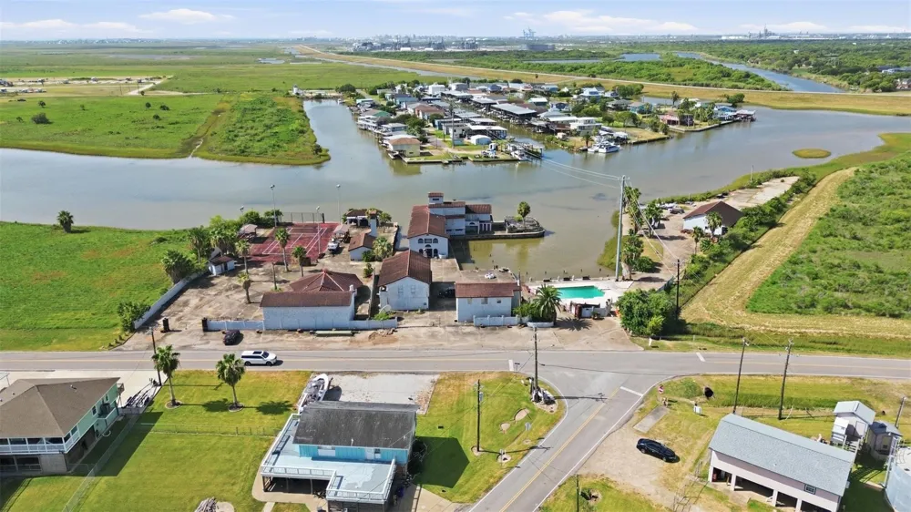1500 Blue Water Drive Freeport, TX 77541