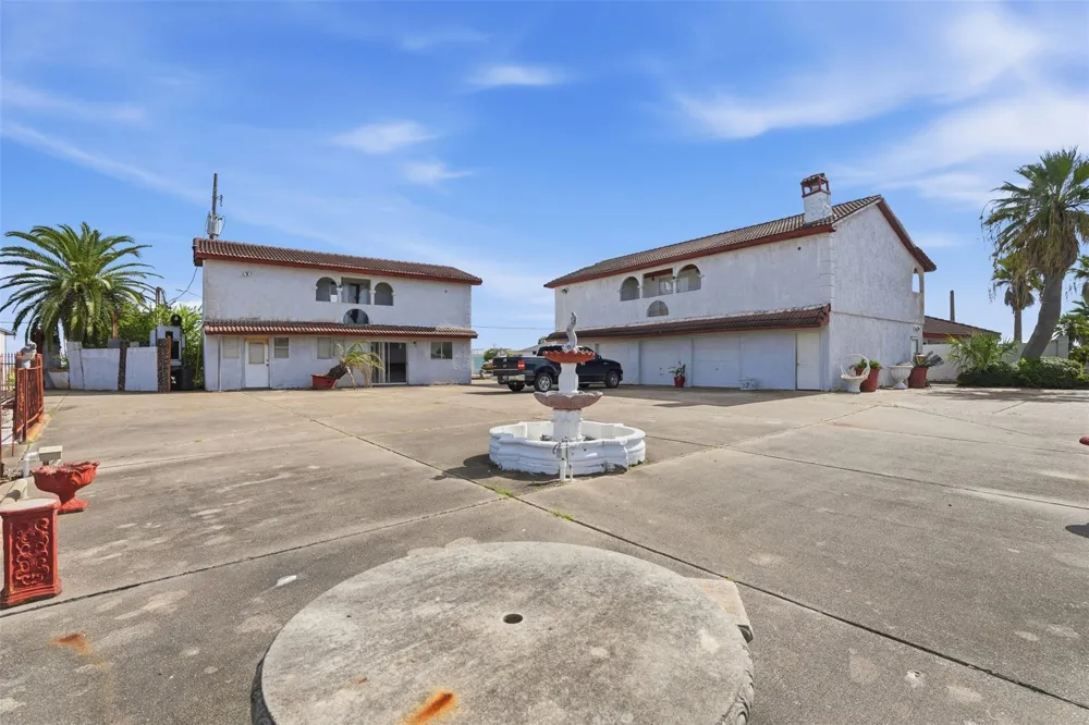 1500 Blue Water Drive Freeport, TX 77541