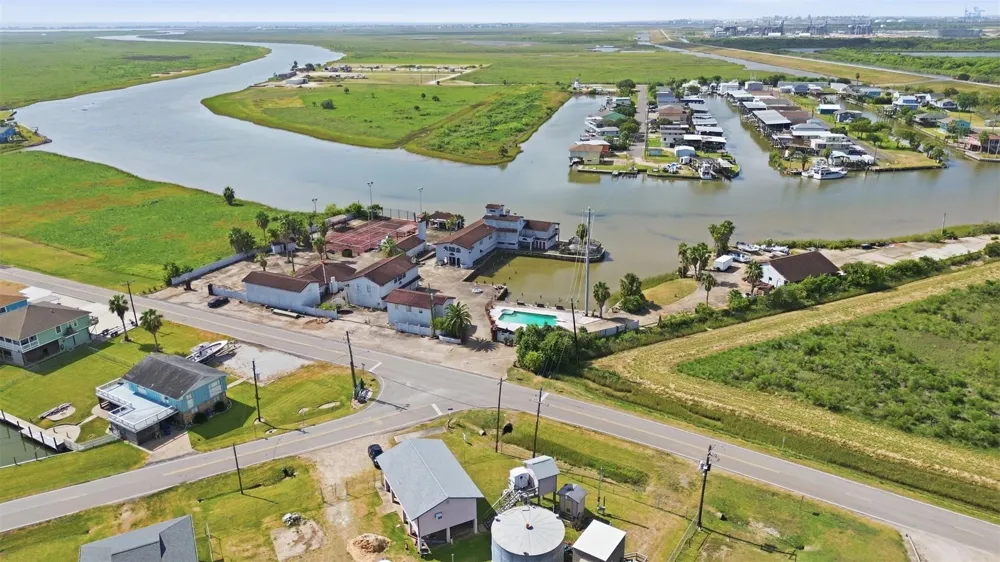1500 Blue Water Drive Freeport, TX 77541