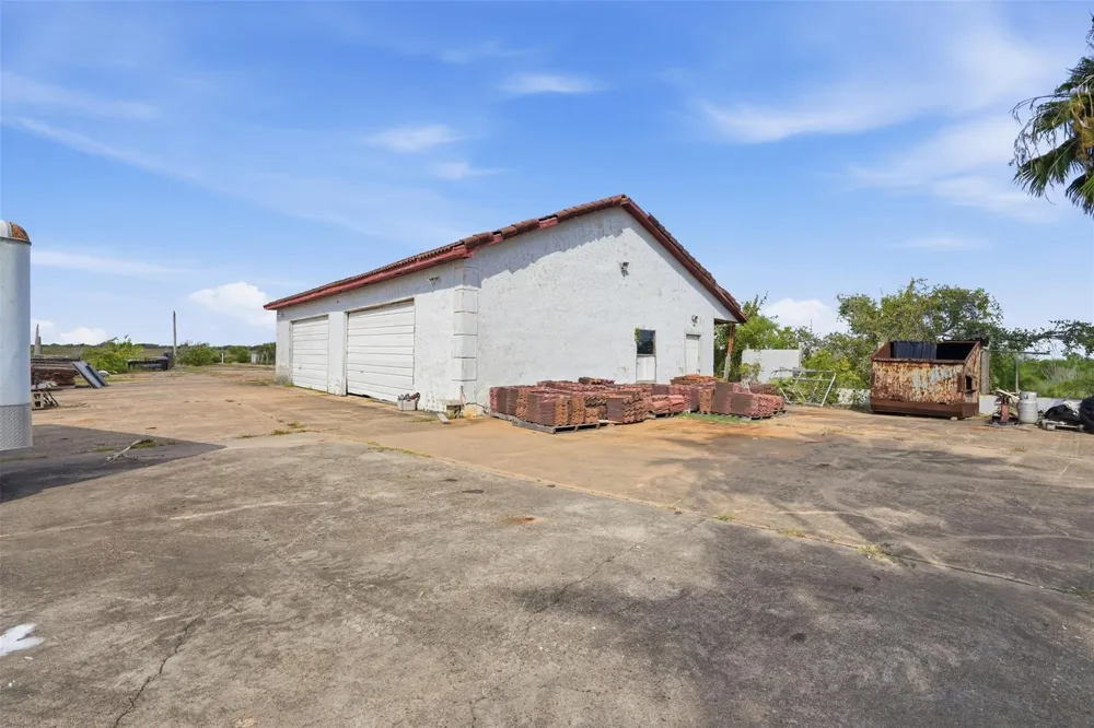 1500 Blue Water Drive Freeport, TX 77541