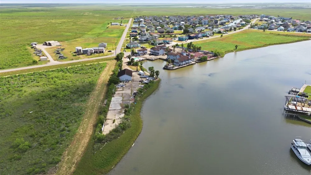 1500 Blue Water Drive Freeport, TX 77541